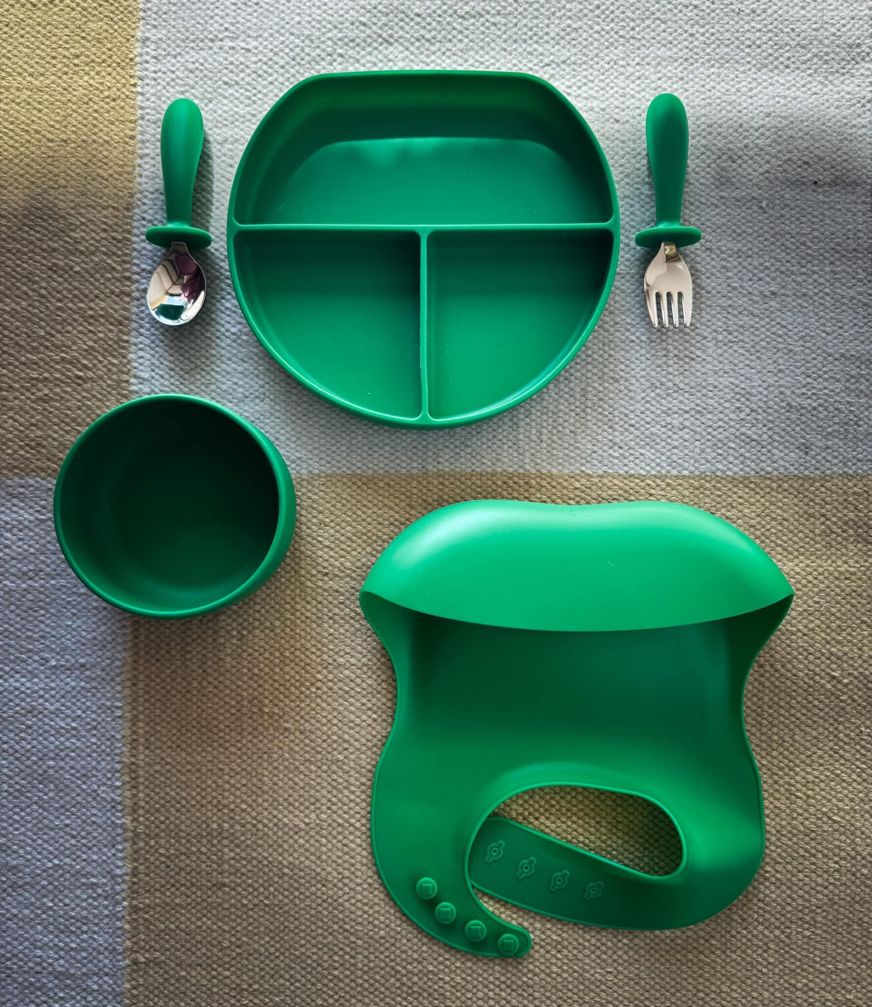 Tress Tableware / Rumopdelt tallerken med sugekop / grøn — billede 2