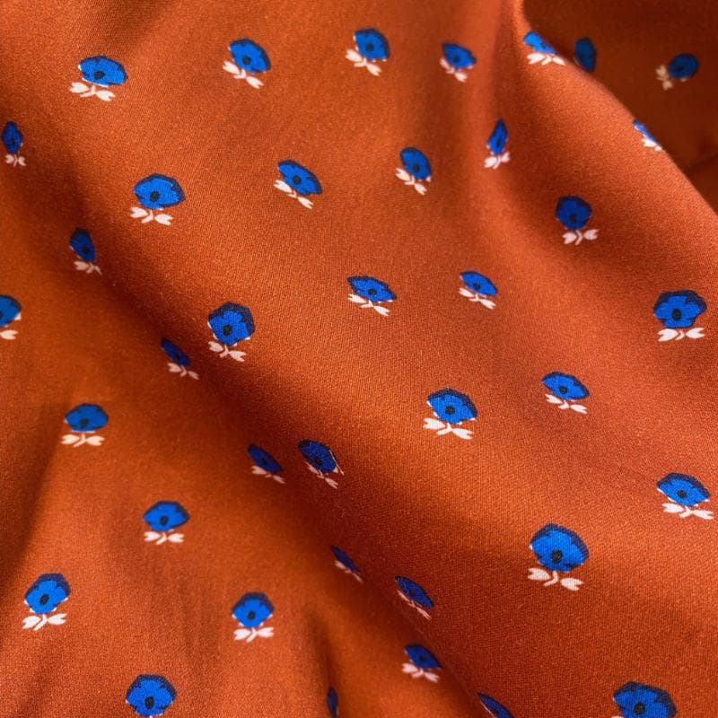 Son Rabbits / Rust med blå blomster sengetøj