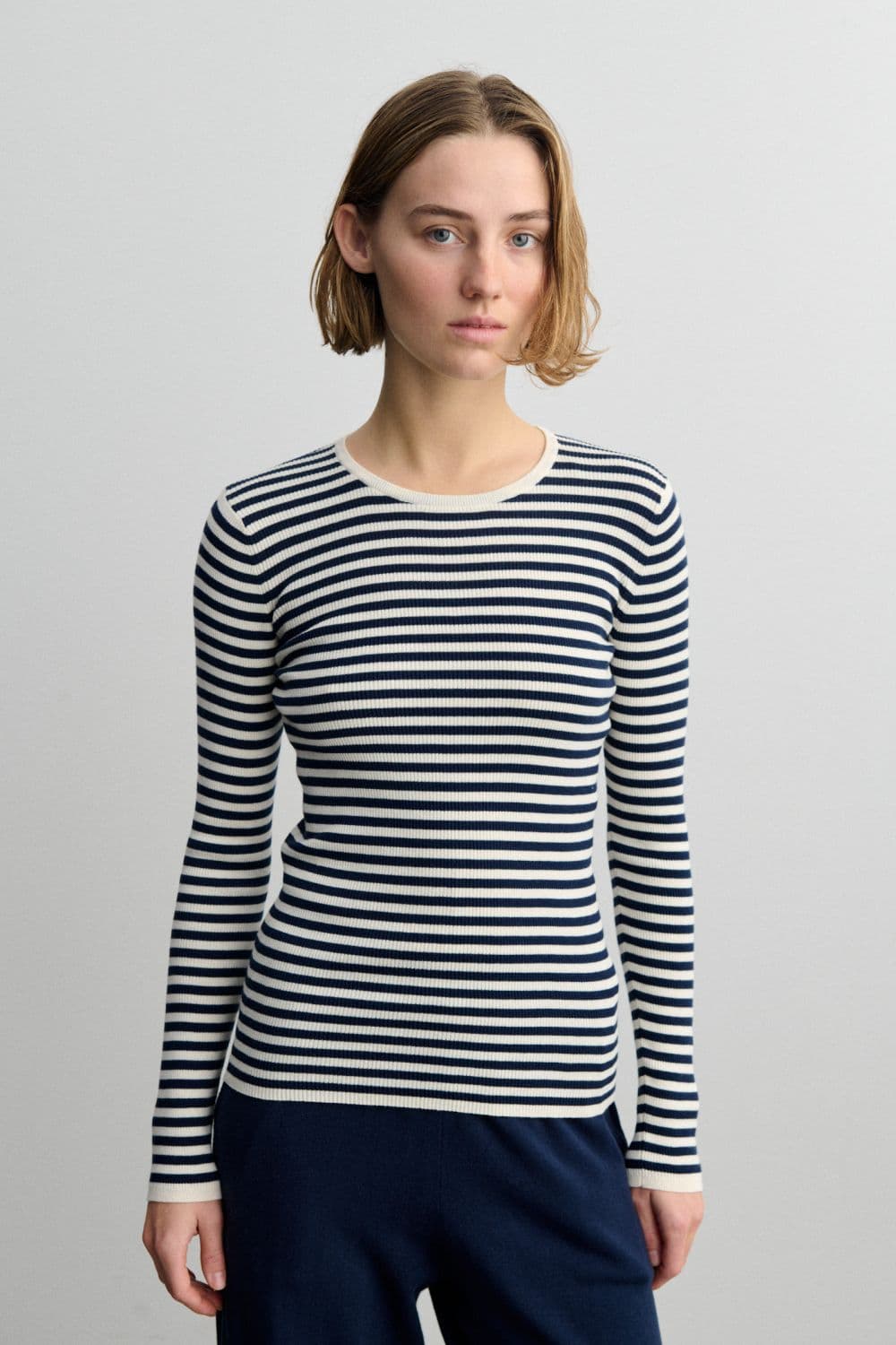 FUB Woman / Stribet Rib Bomulds Bluse / Ecru Dark Navy — billede 2