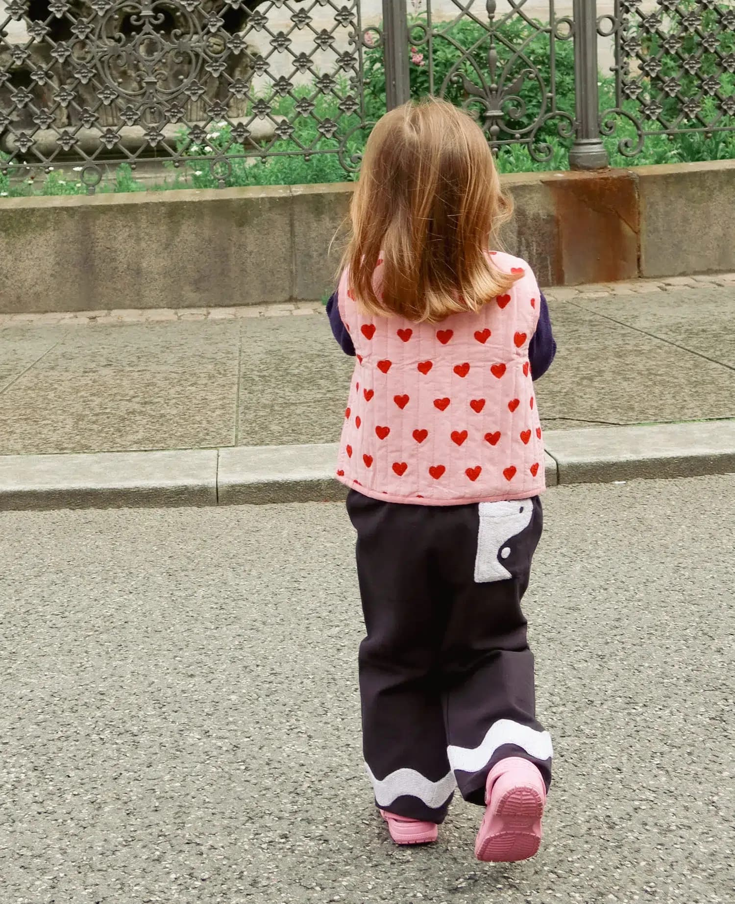 Sissel Edelbo MINI / Honey vest med hjerter / Tiny red — billede 5